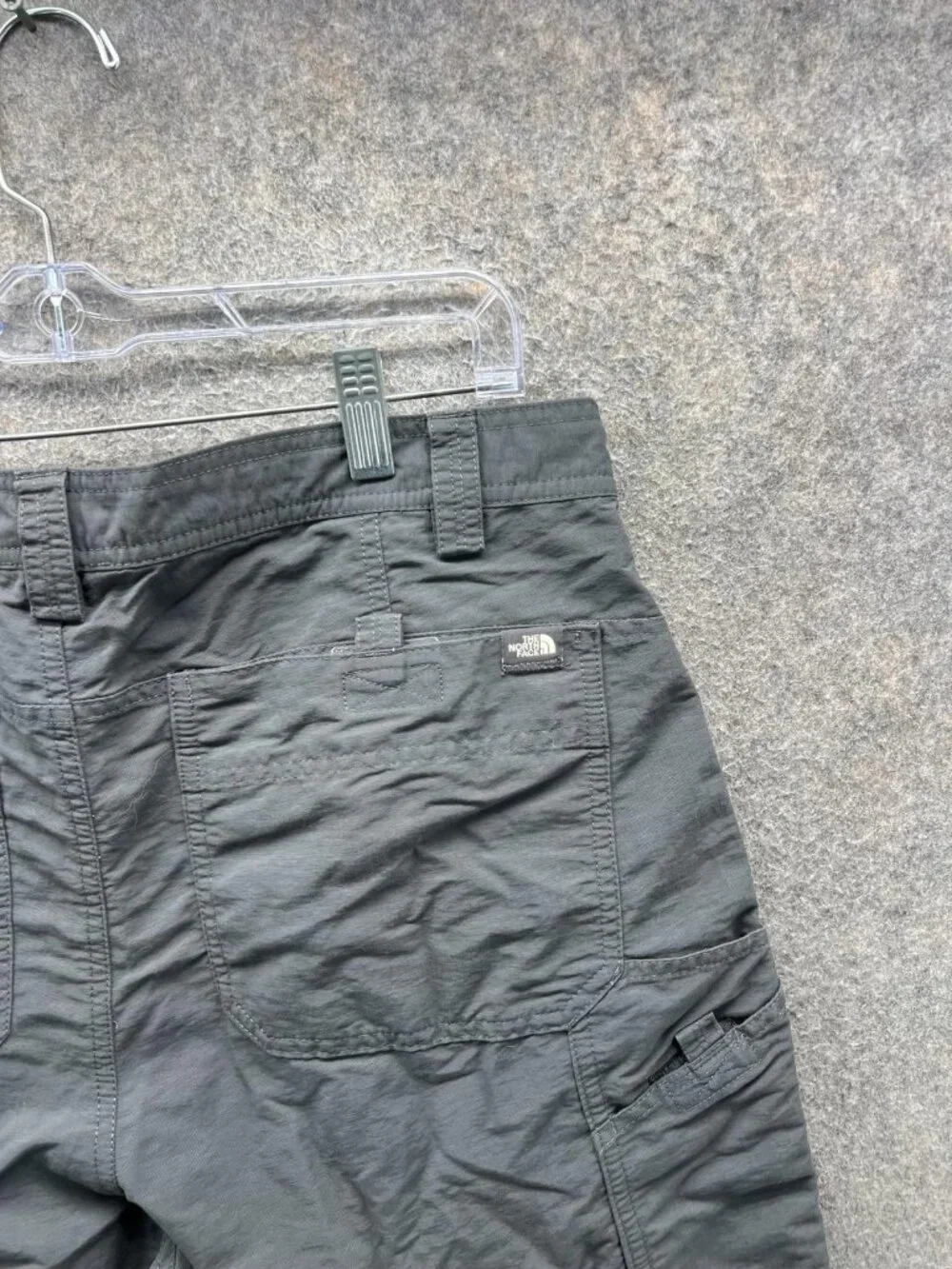 The North Face Shorts Mens 36 Gray Chino Flat Front Nylon Lightweight Casual
